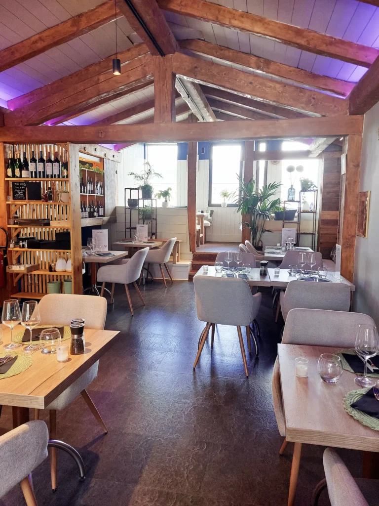 Agence M Com Marseille Le Zip Restaurant Combloux apercu interieur
